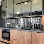 Aparthotel Doki Living & Foodhall By Downtown Gdansk