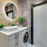 Doki Living & Foodhall By Downtown גדנסק