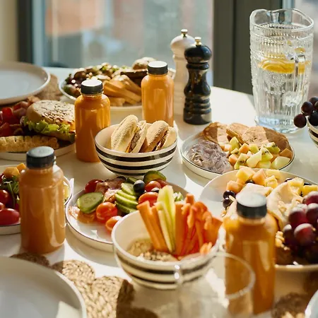 Doki Living & Foodhall By Downtown Aparthotel 4*